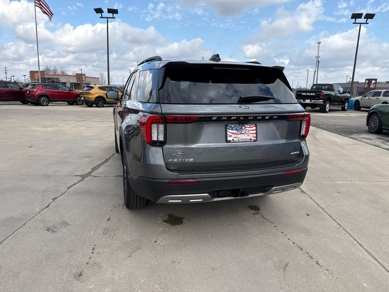 Ford Explorer Active w/100A Pkg 4WD 2026