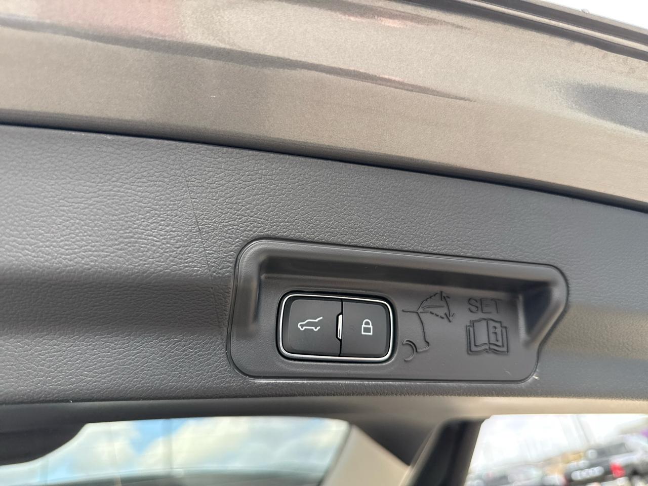 Ford Explorer Active w/100A Pkg 4WD 2026