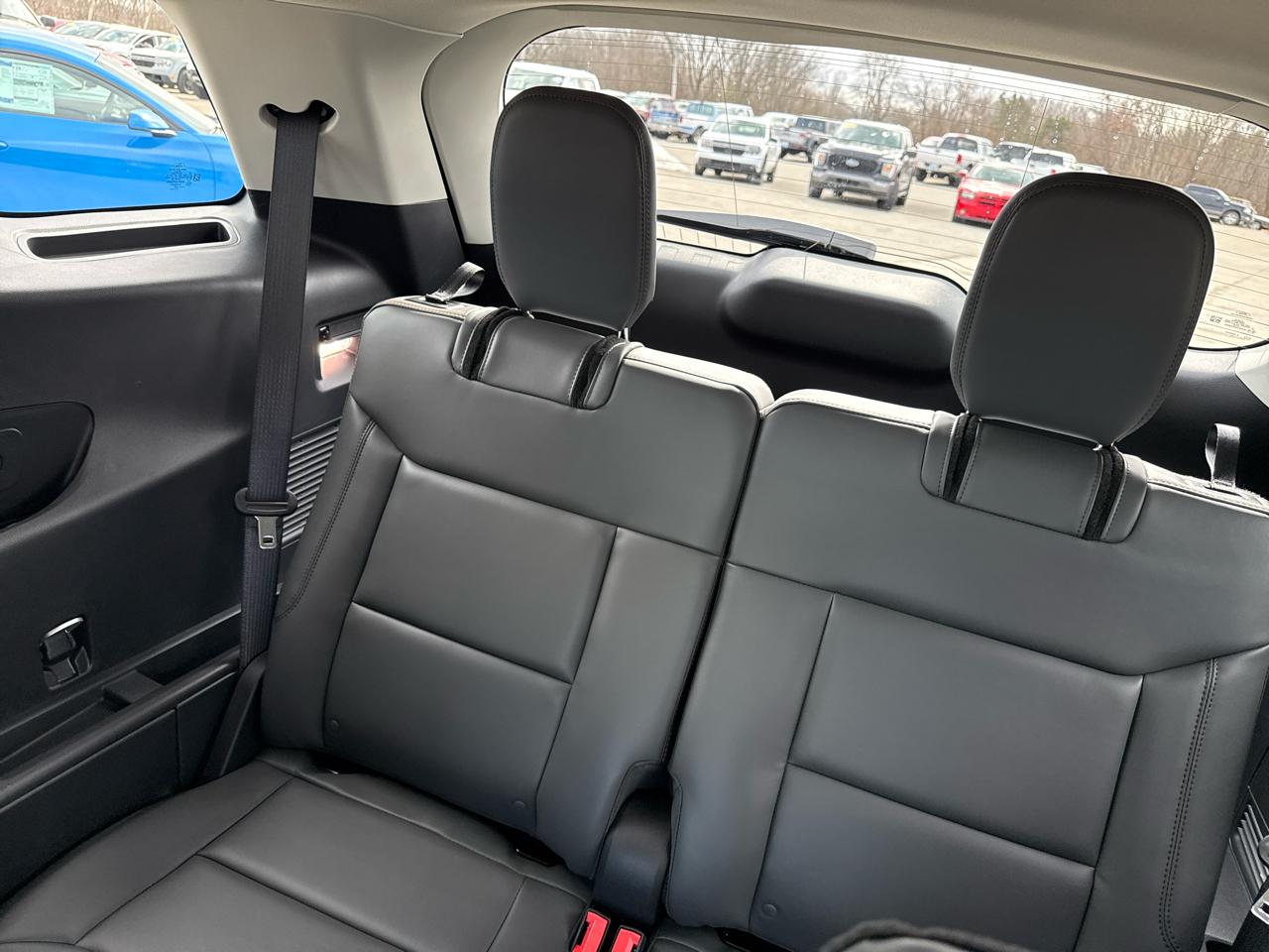 Ford Explorer Active w/100A Pkg 4WD 2026