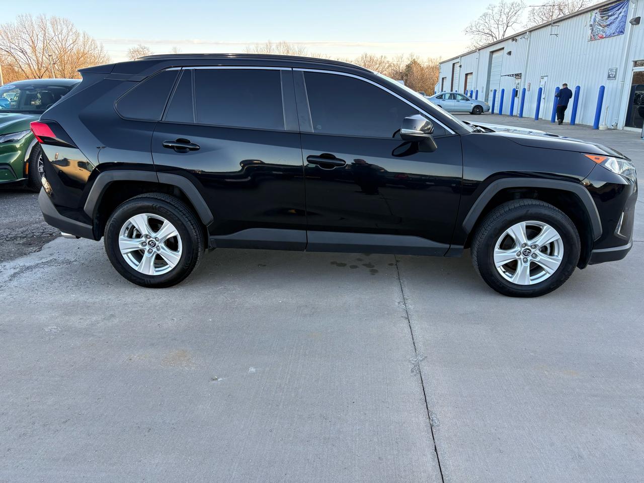 Toyota RAV4 XLE FWD (Natl) 2021