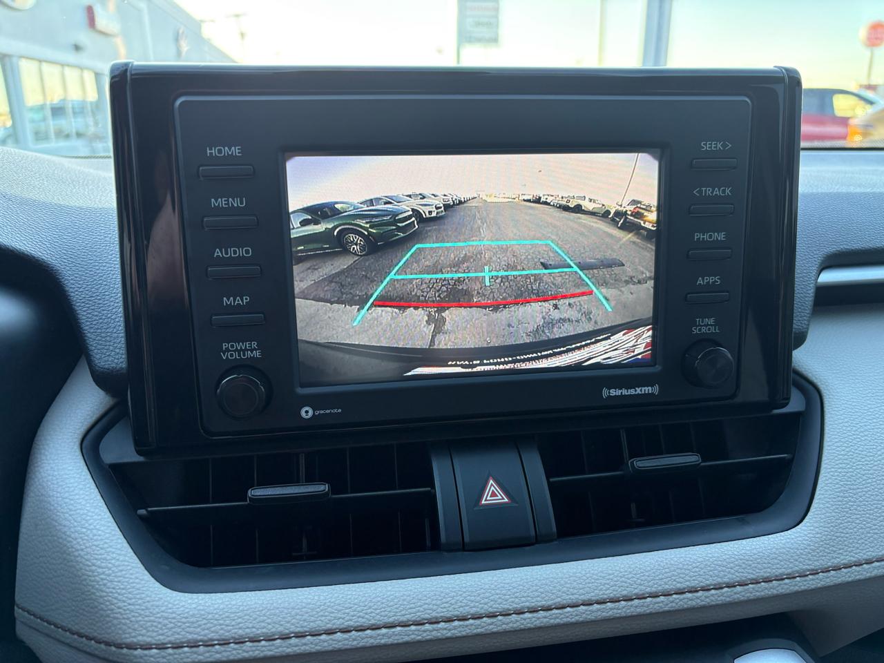 Toyota RAV4 XLE FWD (Natl) 2021