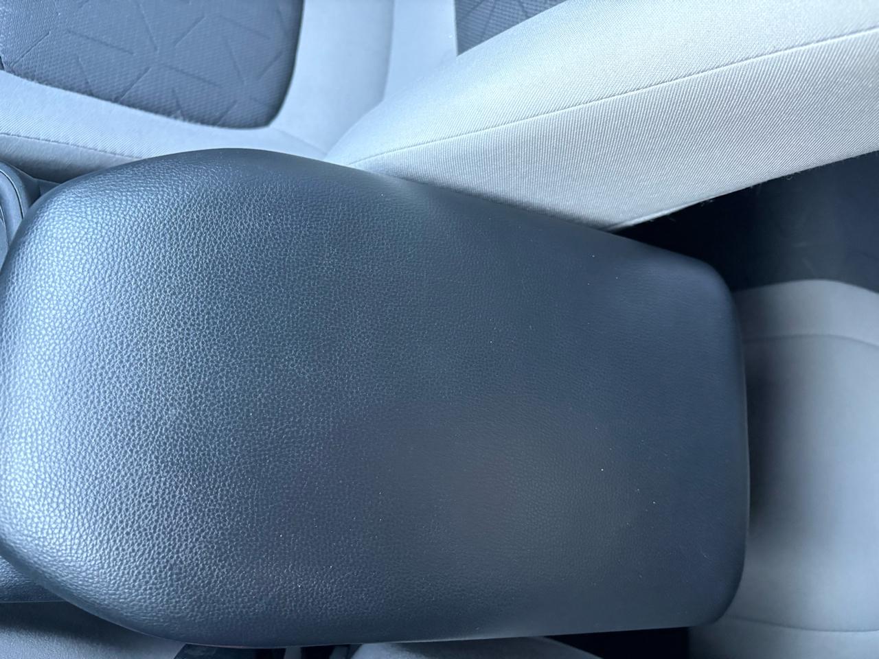 Toyota RAV4 XLE FWD (Natl) 2021