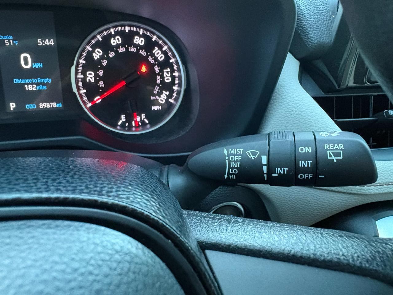 Toyota RAV4 XLE FWD (Natl) 2021