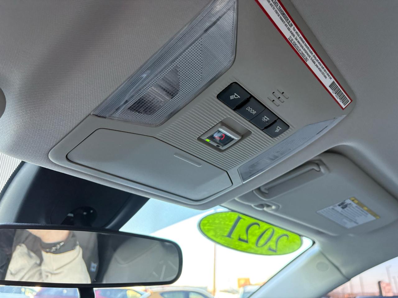 Toyota RAV4 XLE FWD (Natl) 2021