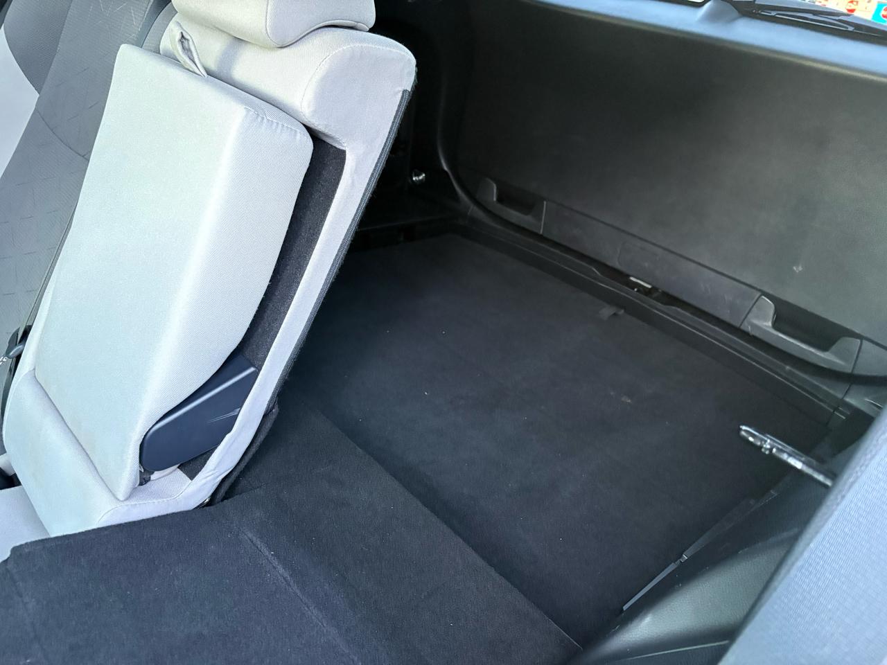 Toyota RAV4 XLE FWD (Natl) 2021