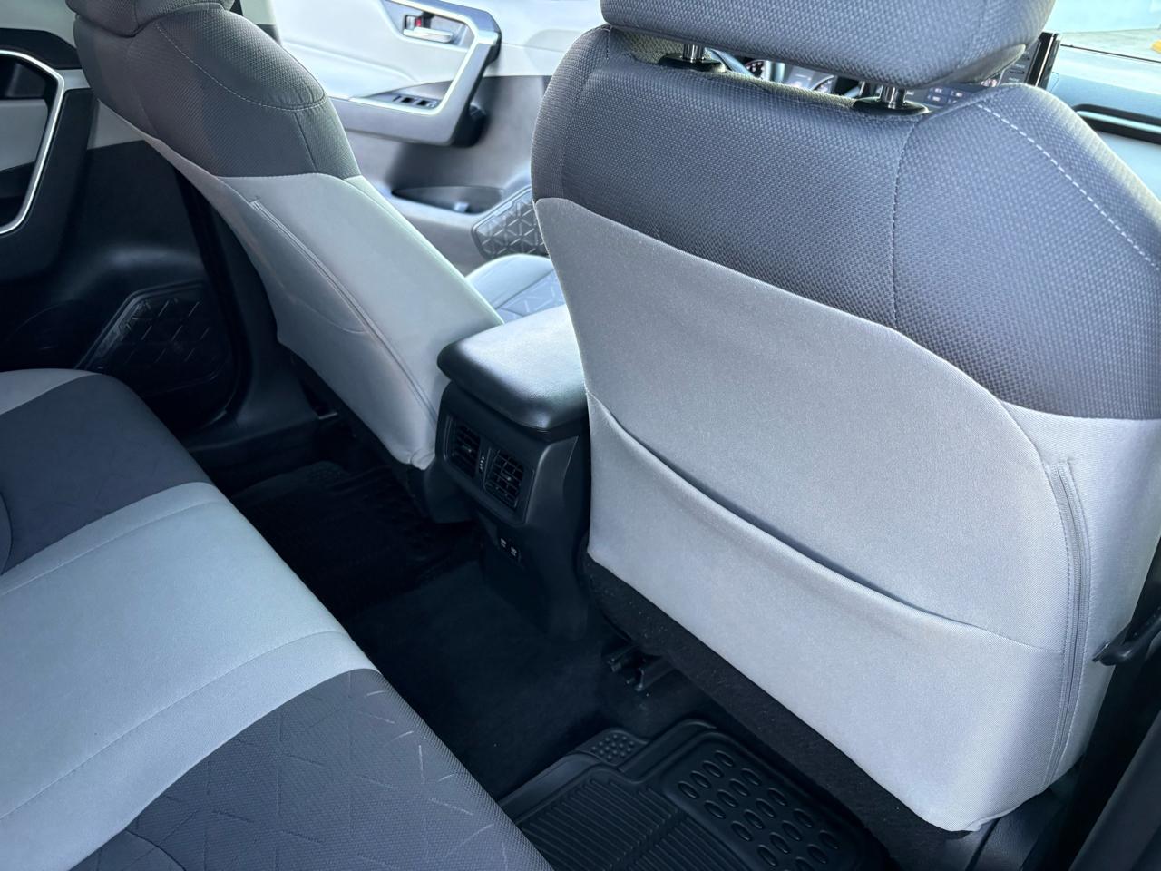 Toyota RAV4 XLE FWD (Natl) 2021