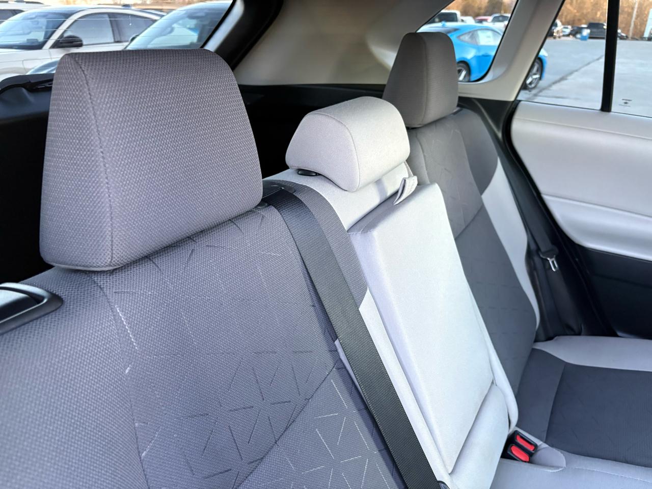 Toyota RAV4 XLE FWD (Natl) 2021