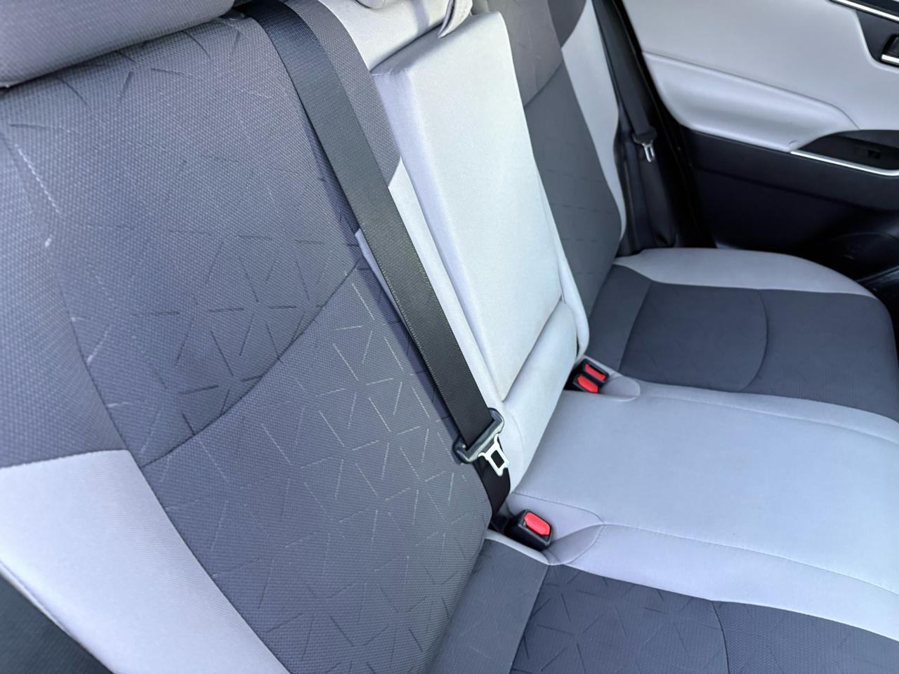 Toyota RAV4 XLE FWD (Natl) 2021