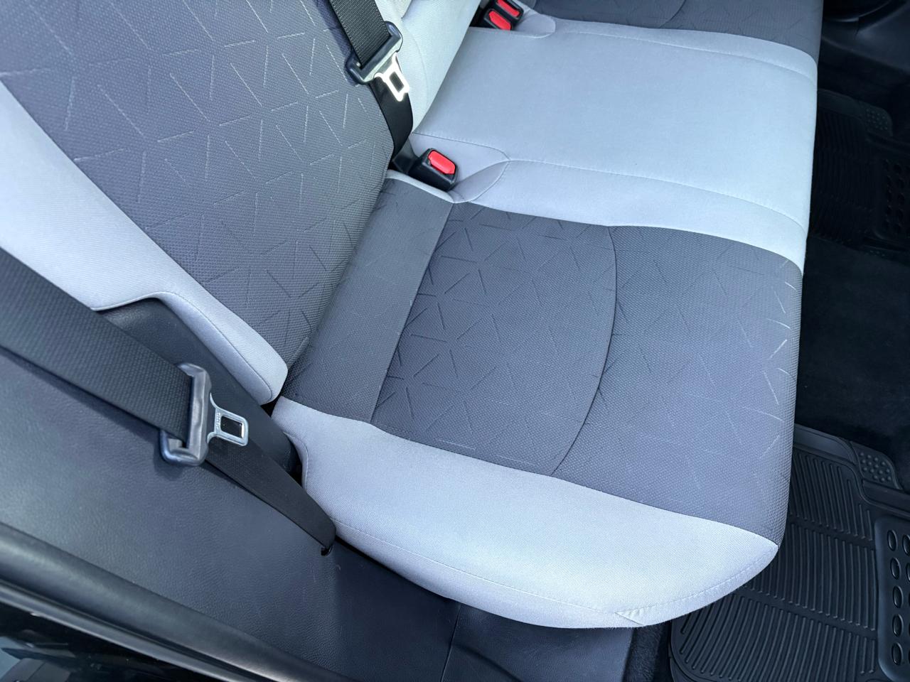 Toyota RAV4 XLE FWD (Natl) 2021