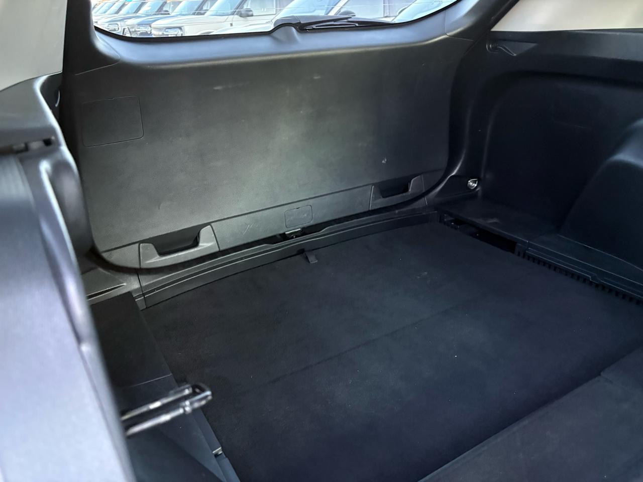 Toyota RAV4 XLE FWD (Natl) 2021