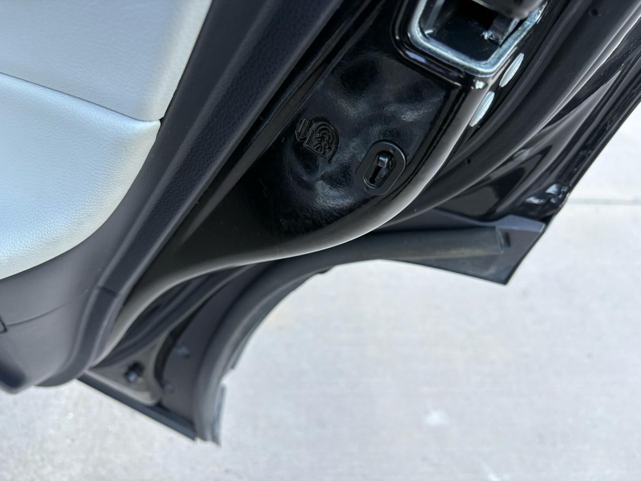 Toyota RAV4 XLE FWD (Natl) 2021