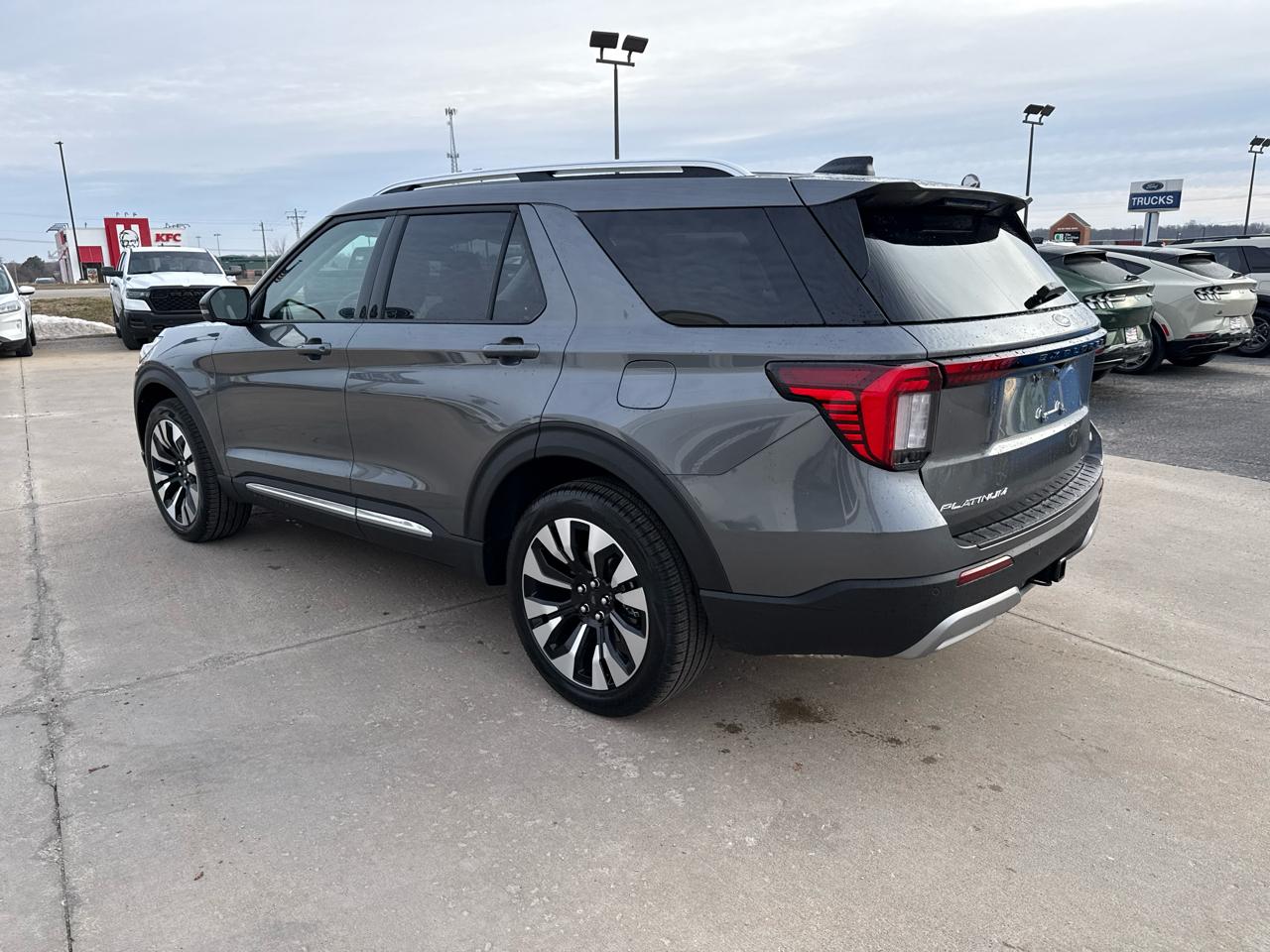 Ford Explorer Platinum 4WD 2026