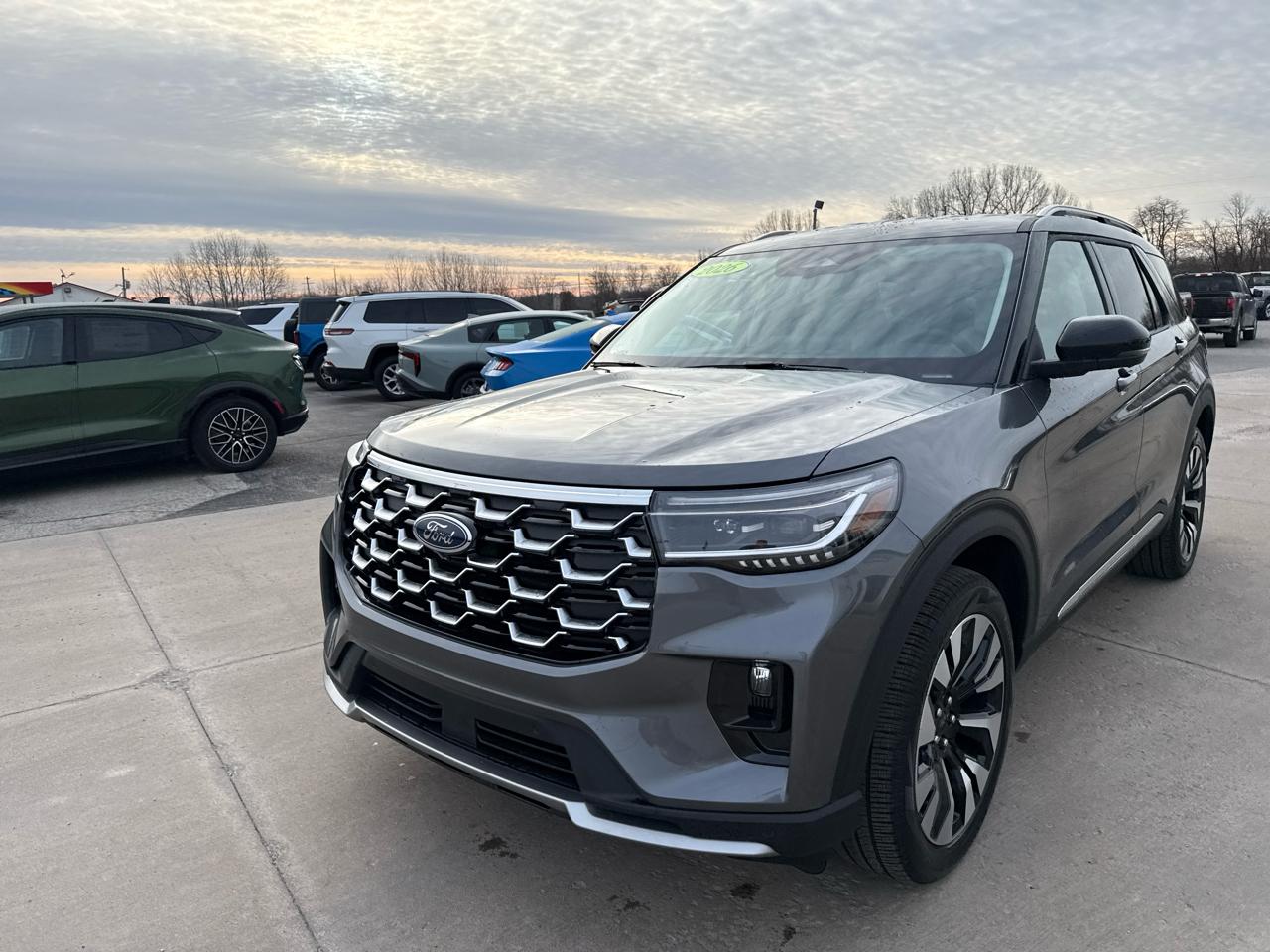 Ford Explorer Platinum 4WD 2026