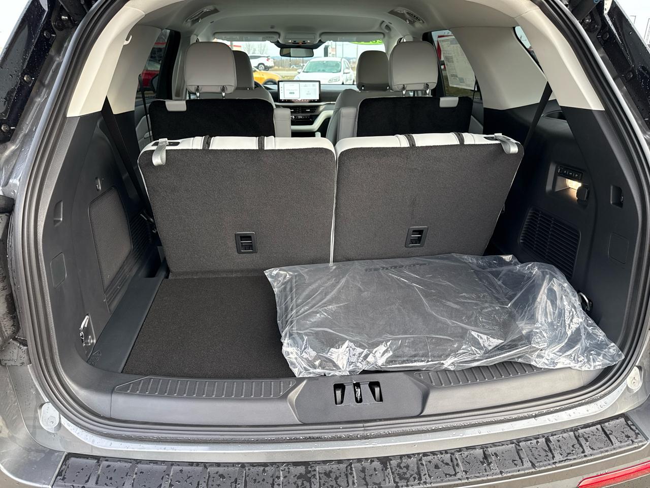 Ford Explorer Platinum 4WD 2026