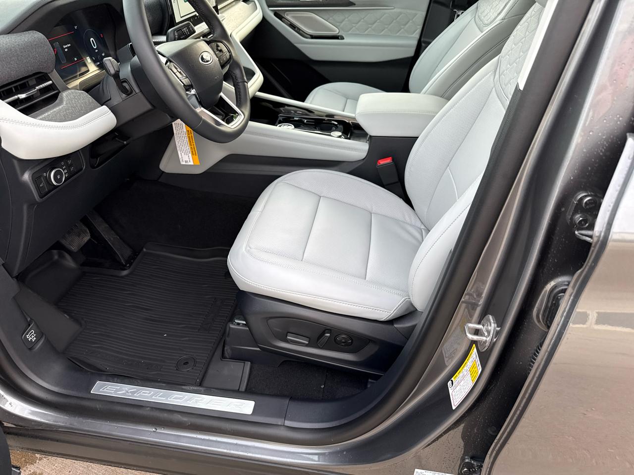 Ford Explorer Platinum 4WD 2026