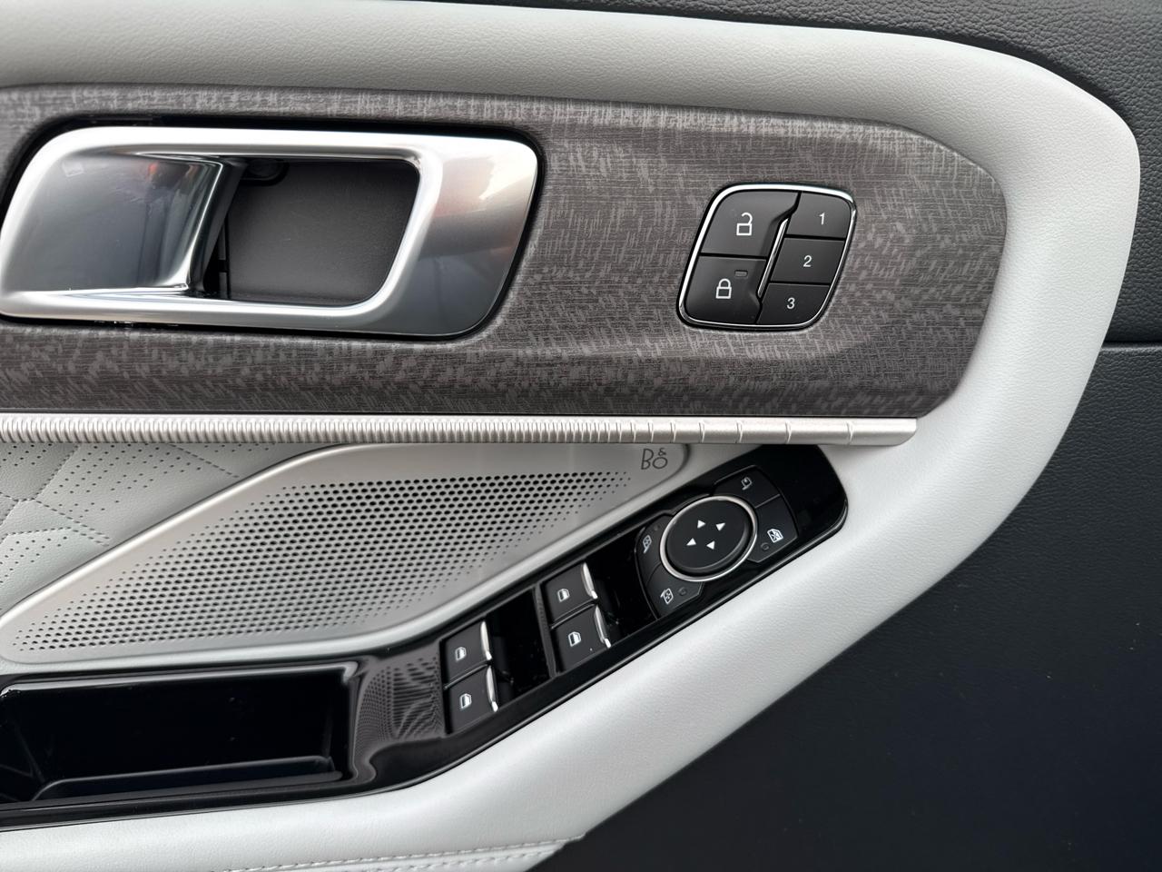 Ford Explorer Platinum 4WD 2026