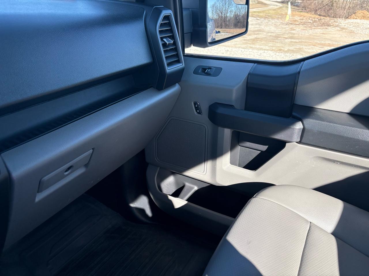 Ford F-150 4WD Reg Cab 126" XL 2019