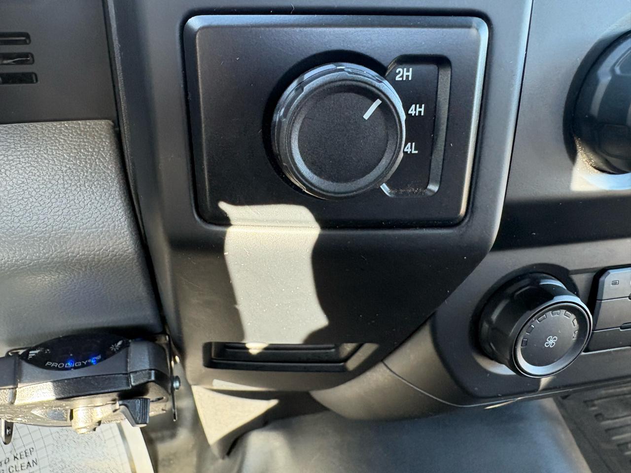 Ford F-150 4WD Reg Cab 126" XL 2019