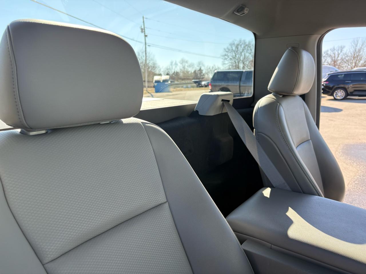 Ford F-150 4WD Reg Cab 126" XL 2019