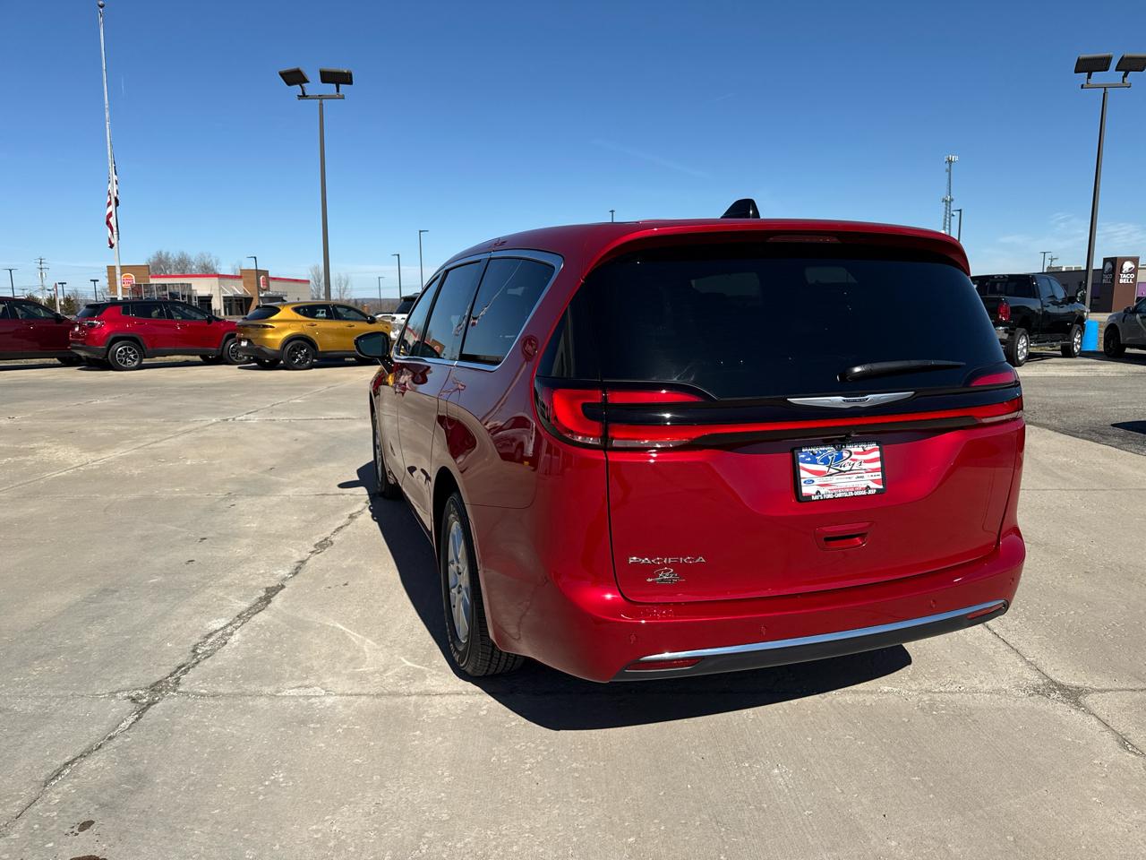 Chrysler Pacifica Select FWD 2026