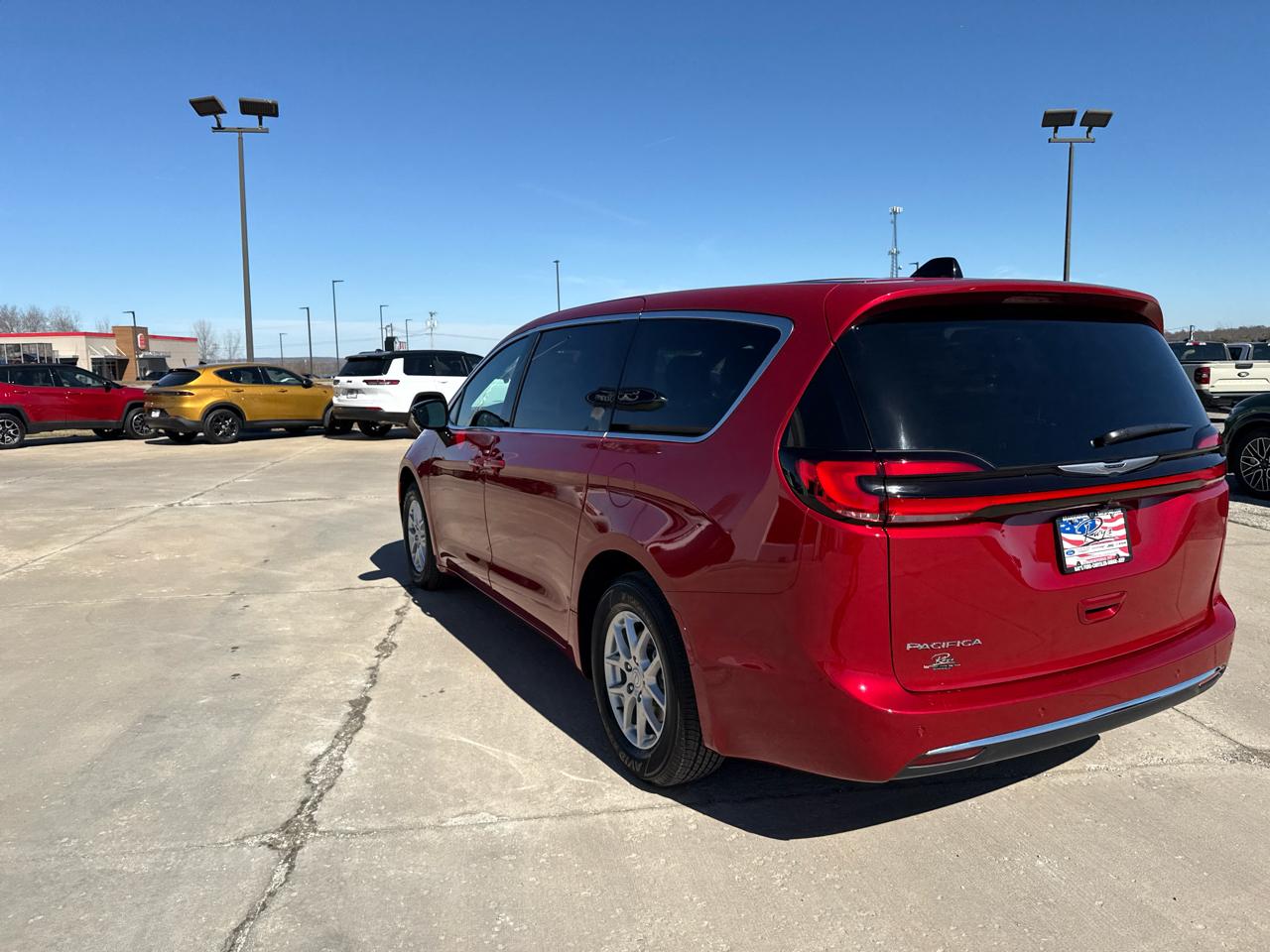 Chrysler Pacifica Select FWD 2026