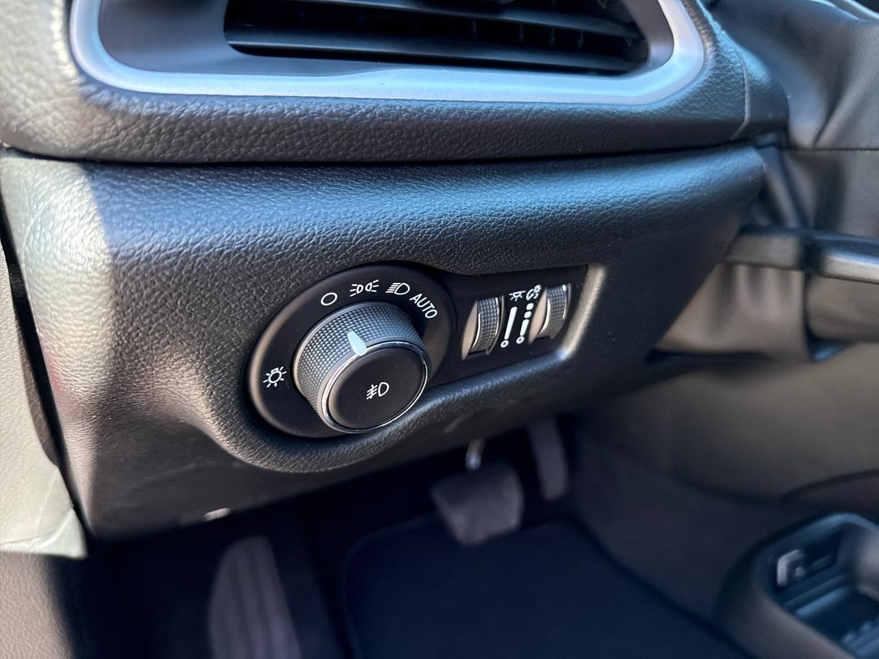 Chrysler Pacifica Select FWD 2026