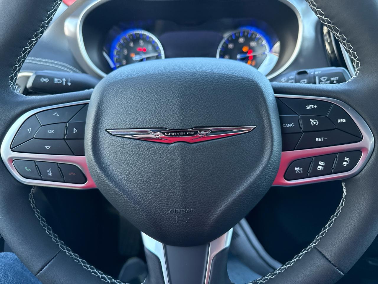 Chrysler Pacifica Select FWD 2026