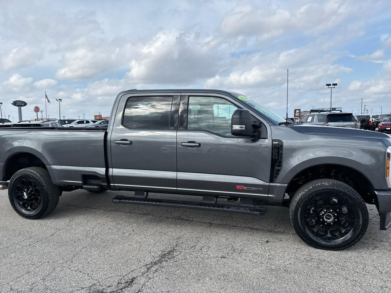 Ford Super Duty F-250 SRW XLT 4WD Crew Cab 8' Box 2026