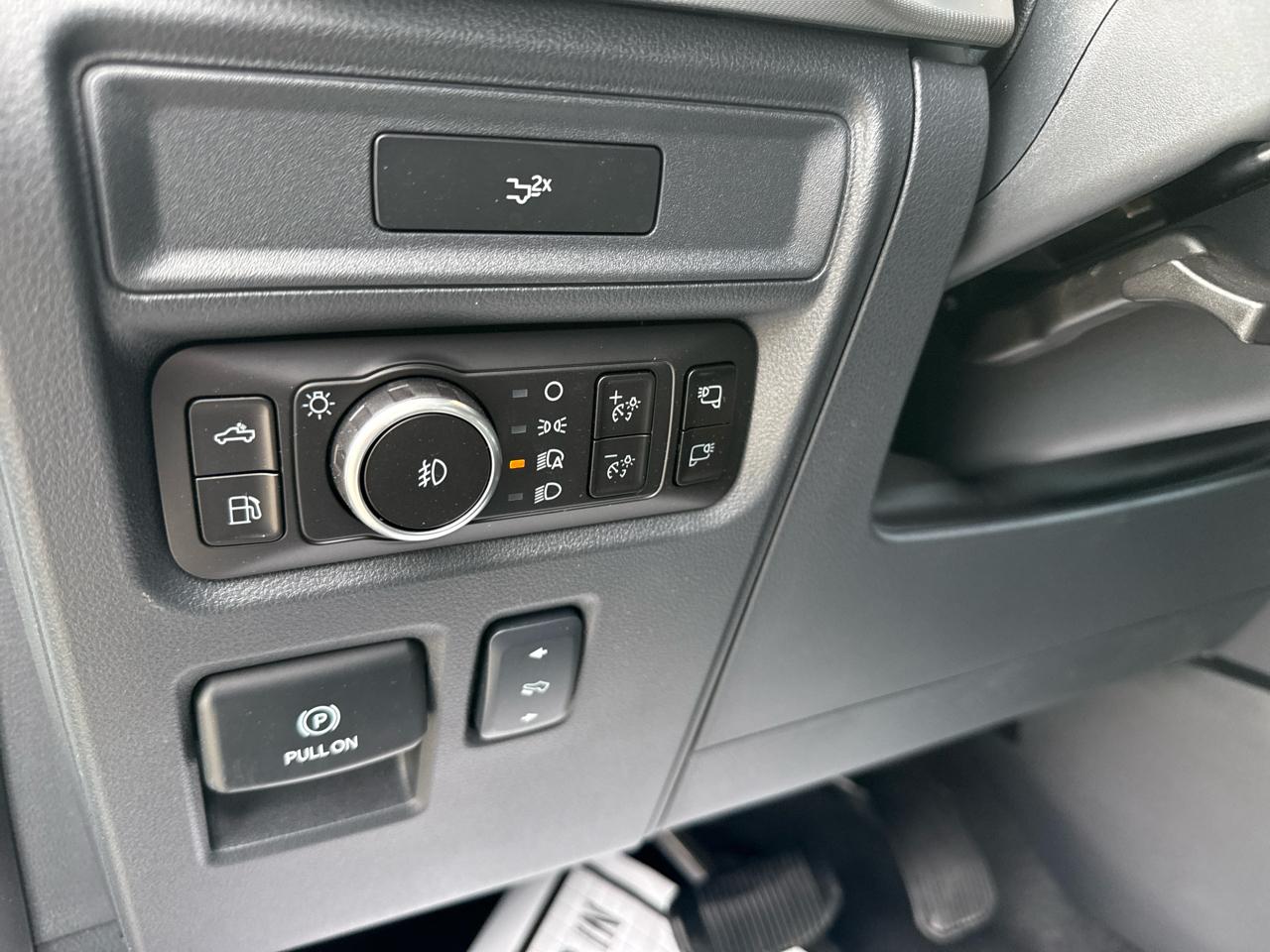 Ford F-150 Lariat 4WD SuperCrew 5.5' Box 2026