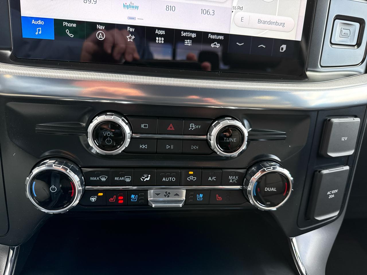 Ford F-150 Lariat 4WD SuperCrew 5.5' Box 2026