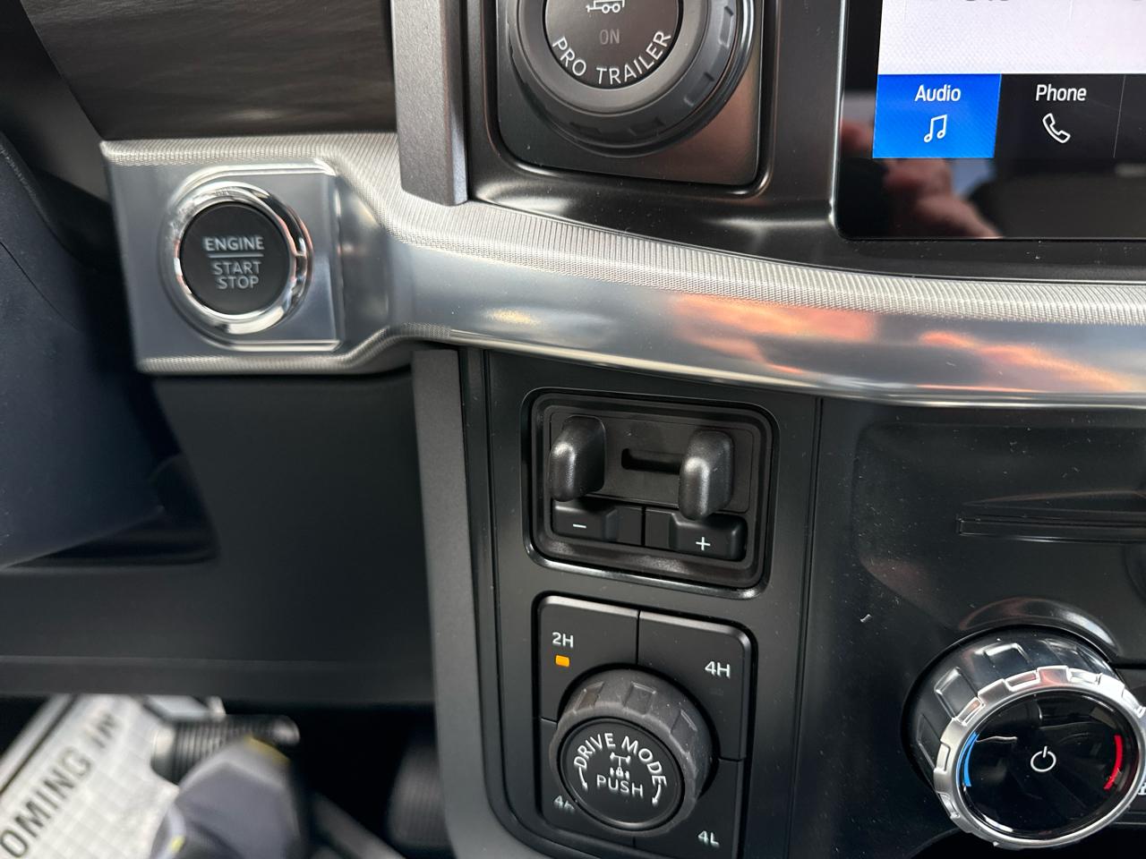 Ford F-150 Lariat 4WD SuperCrew 5.5' Box 2026