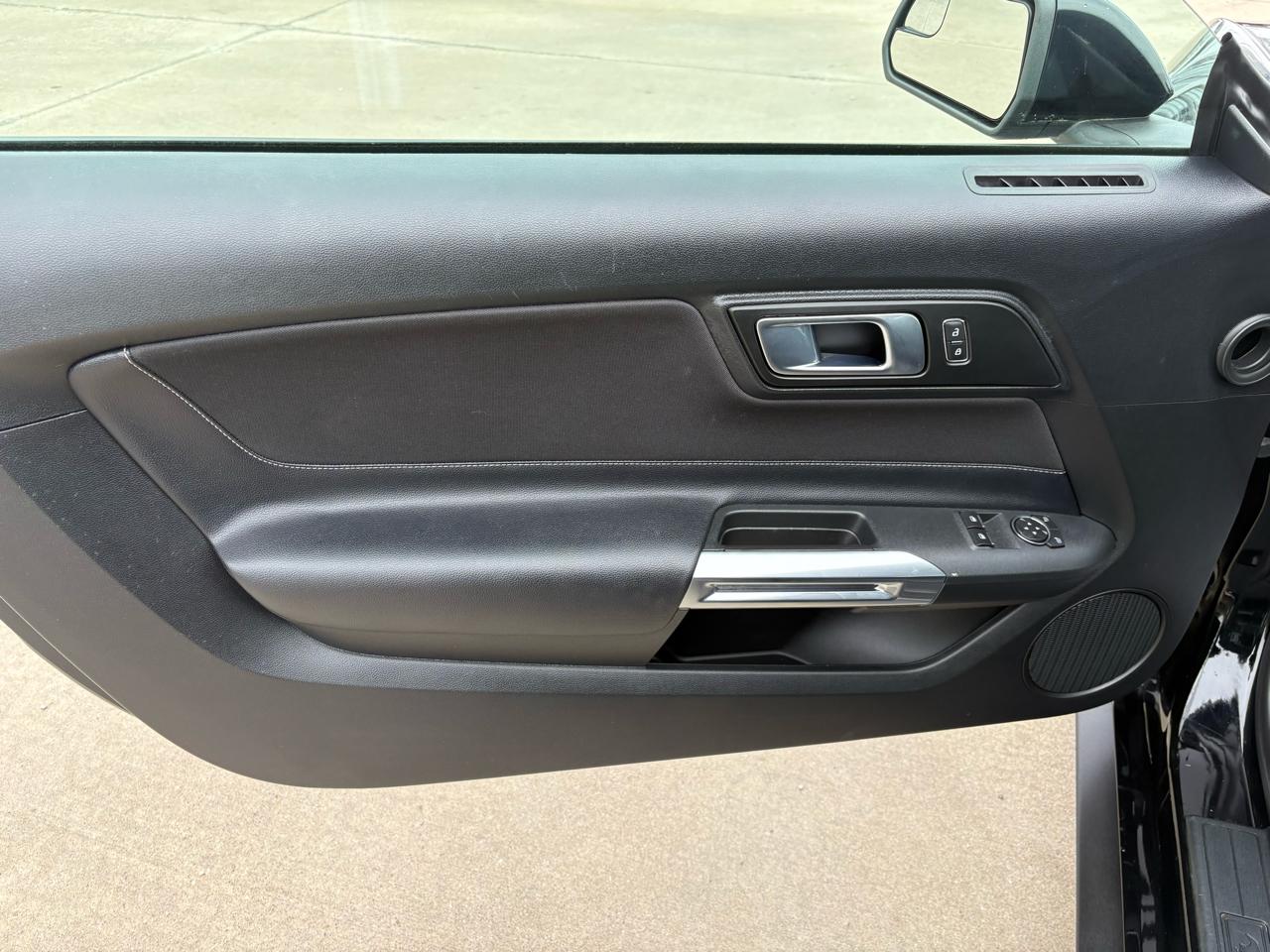 Ford Mustang EcoBoost Fastback 2020