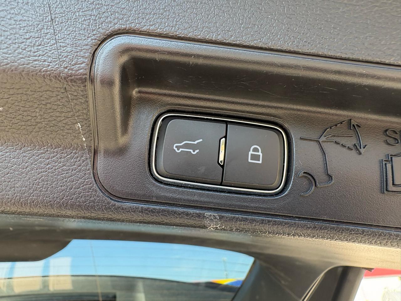 Ford Explorer 4dr 112" WB XLT 2022