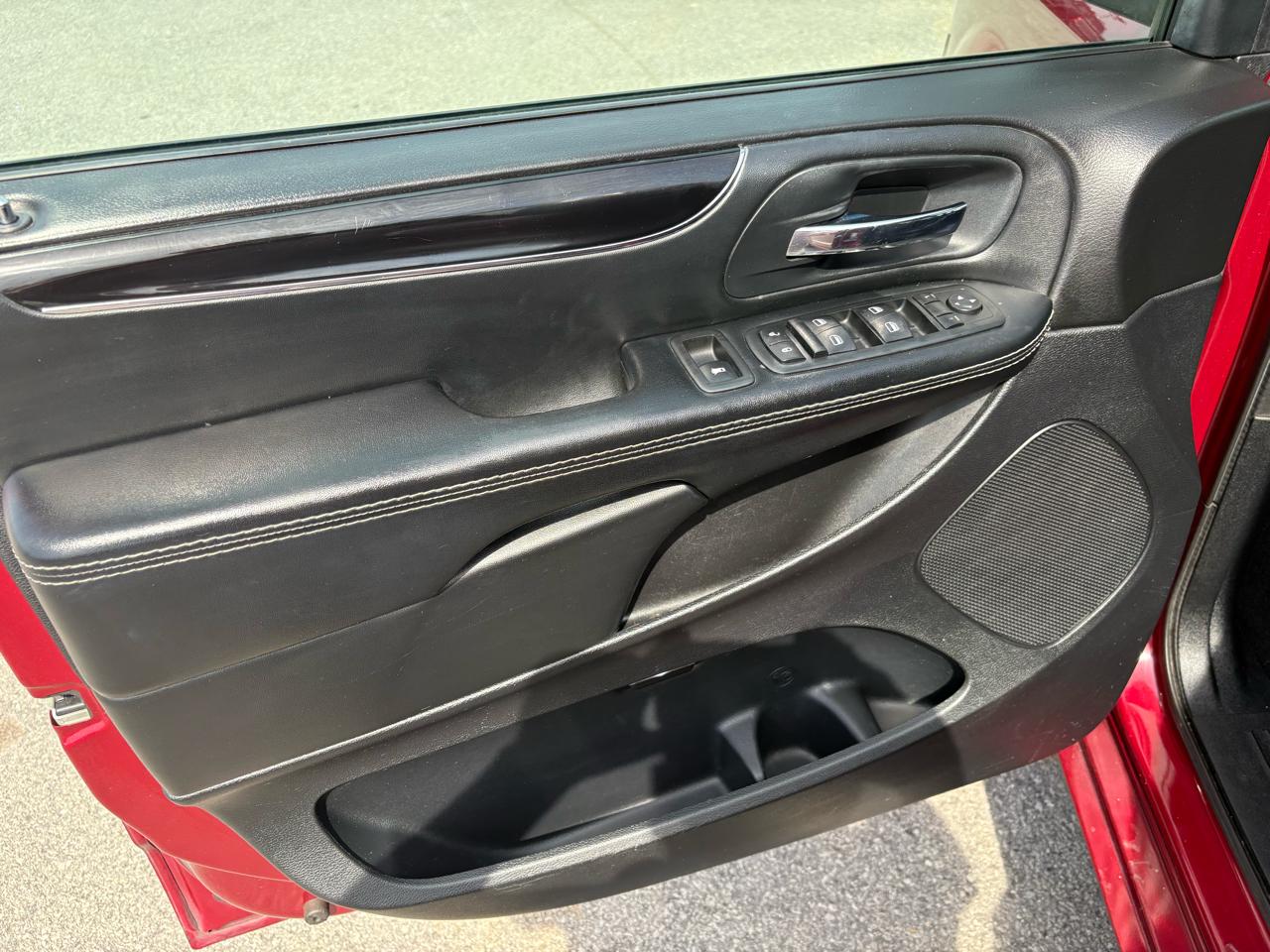 Chrysler Town & Country 4dr Wgn S 2015