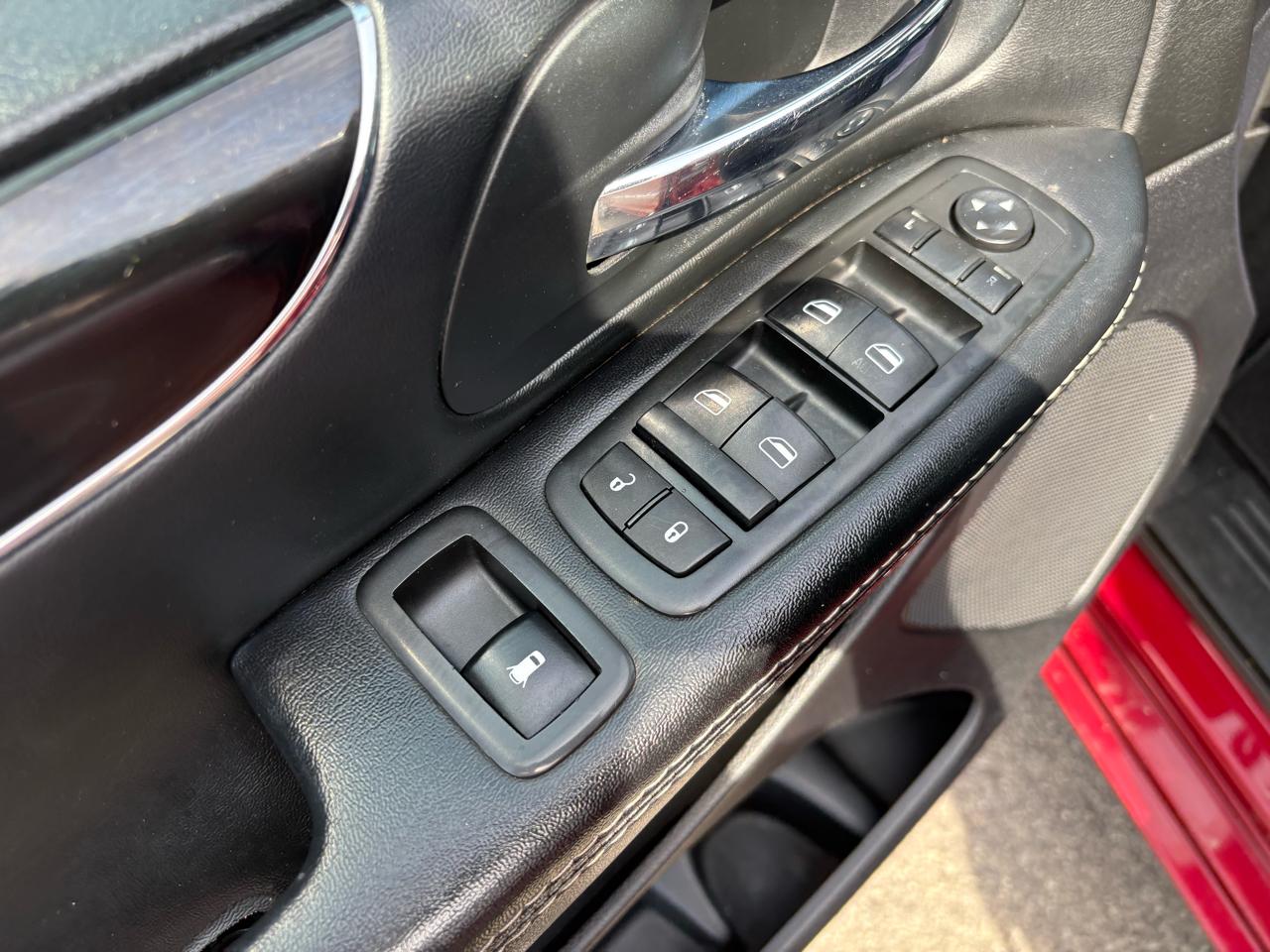 Chrysler Town & Country 4dr Wgn S 2015