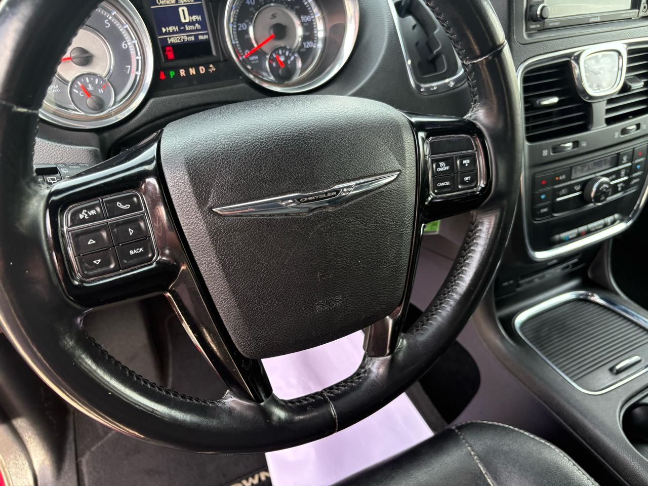 Chrysler Town & Country 4dr Wgn S 2015