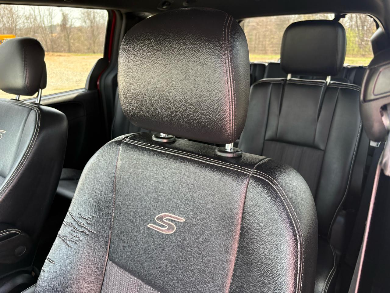 Chrysler Town & Country 4dr Wgn S 2015