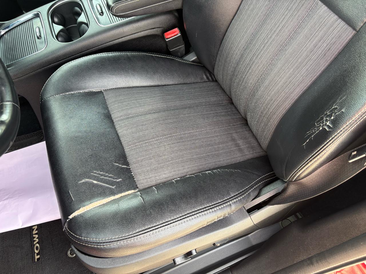 Chrysler Town & Country 4dr Wgn S 2015