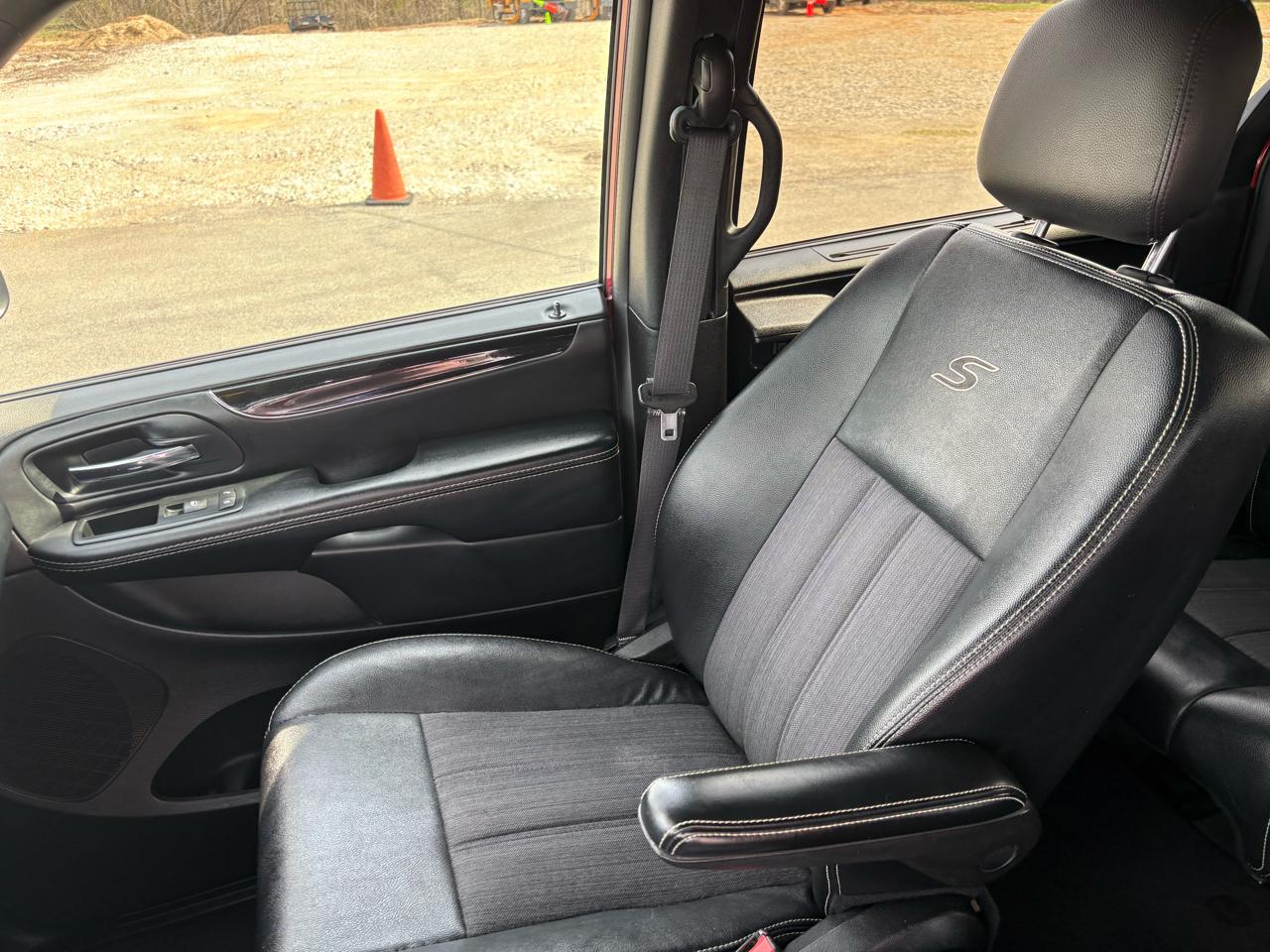 Chrysler Town & Country 4dr Wgn S 2015