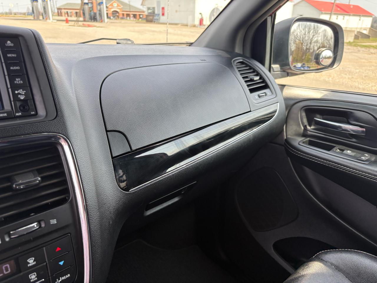 Chrysler Town & Country 4dr Wgn S 2015