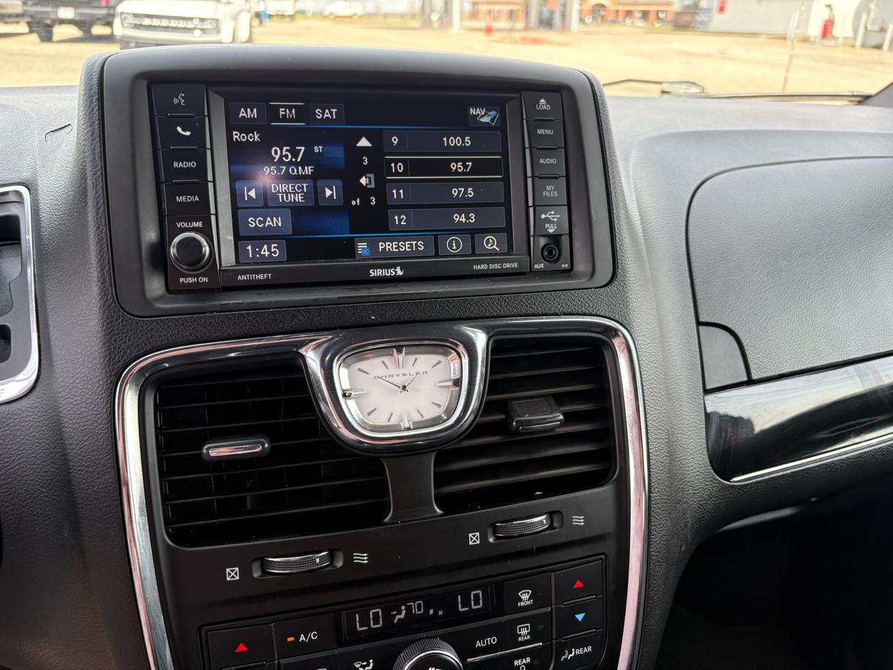 Chrysler Town & Country 4dr Wgn S 2015