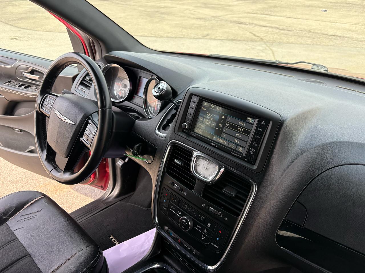 Chrysler Town & Country 4dr Wgn S 2015