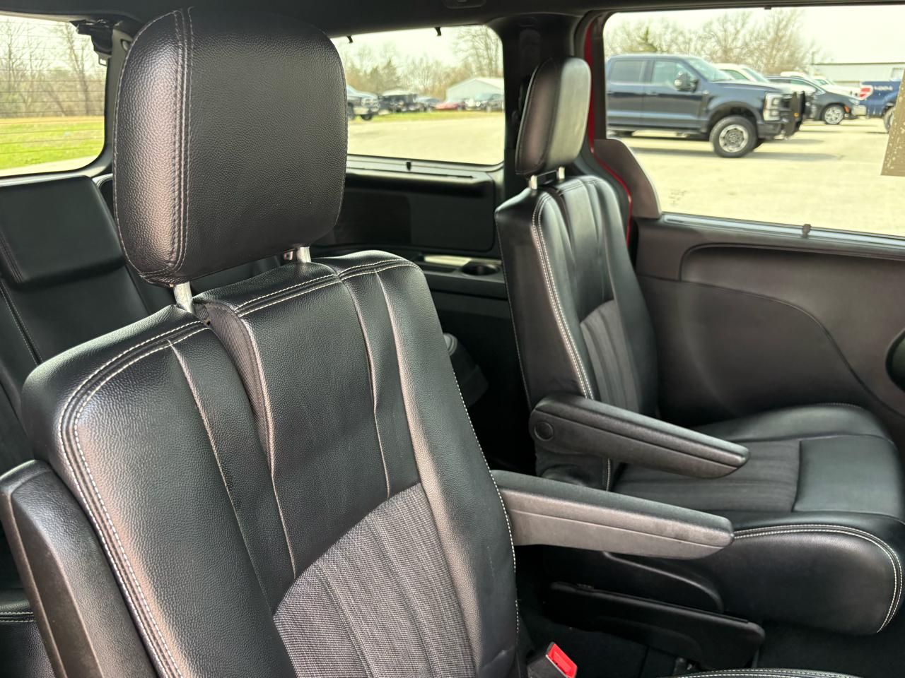 Chrysler Town & Country 4dr Wgn S 2015