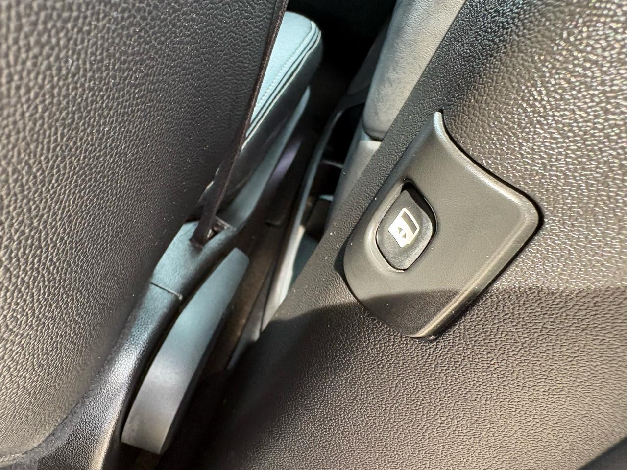 Chrysler Town & Country 4dr Wgn S 2015