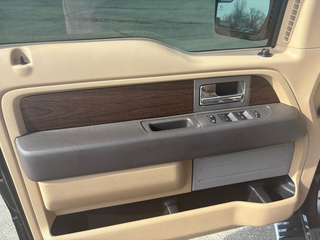 Ford F-150 4WD SuperCrew 145" Lariat 2014