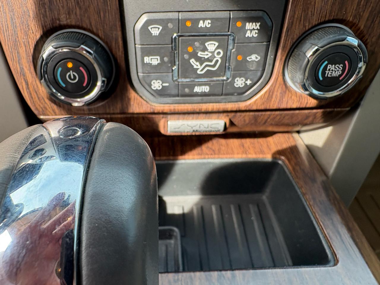 Ford F-150 4WD SuperCrew 145" Lariat 2014