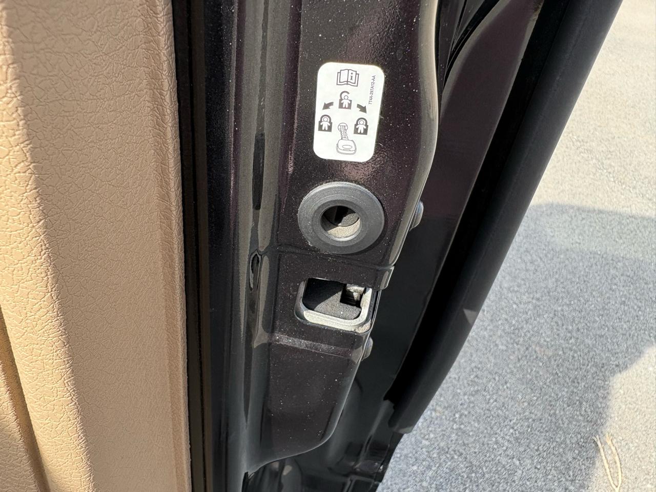 Ford F-150 4WD SuperCrew 145" Lariat 2014