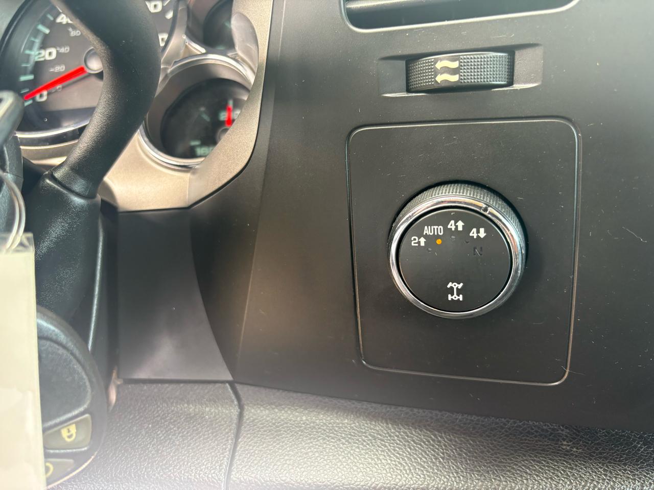 Chevrolet Silverado 1500 4WD Crew Cab 143.5" LT 2013