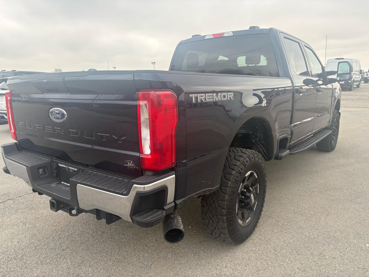 Ford Super Duty F-350 SRW XLT 4WD SuperCab 6.75' Box 2025