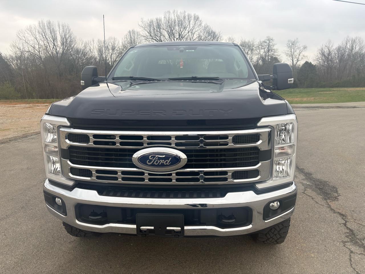 Ford Super Duty F-350 SRW XLT 4WD SuperCab 6.75' Box 2025